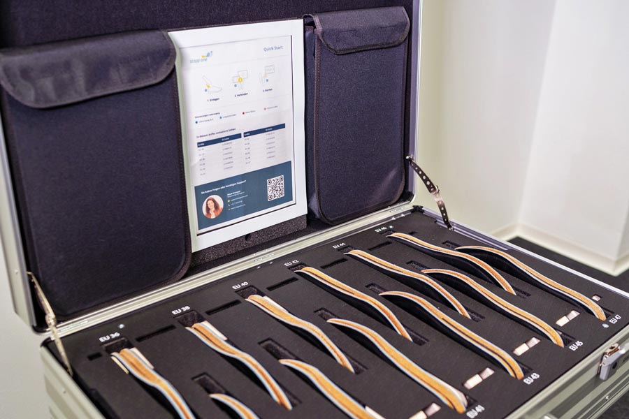 stappone suitcase with 12 pairs of sensor soles inside